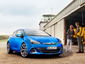 Opel-Astra_OPC_2013_800x600_wallpaper_10